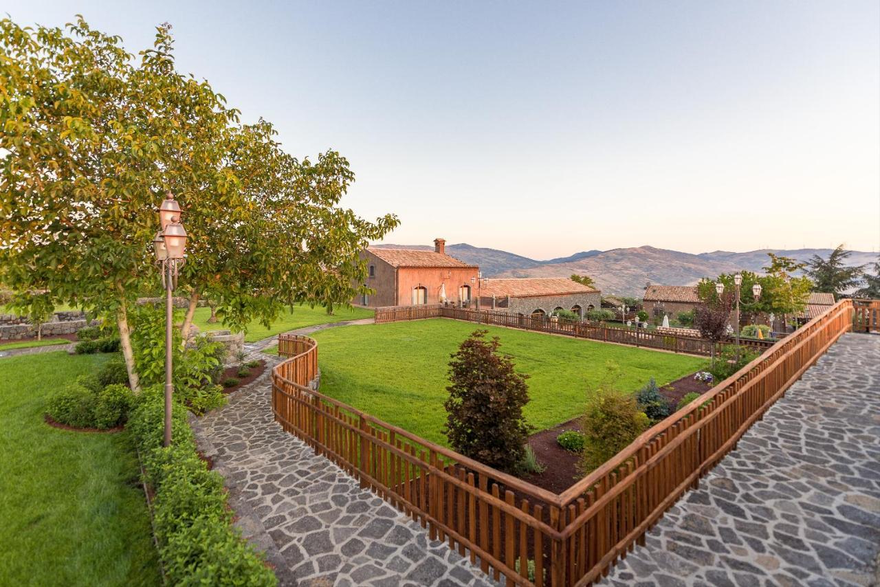 Etna Quota Mille Boutique Hotel, Typical Sicilian Food & Wine Randazzo Exterior foto