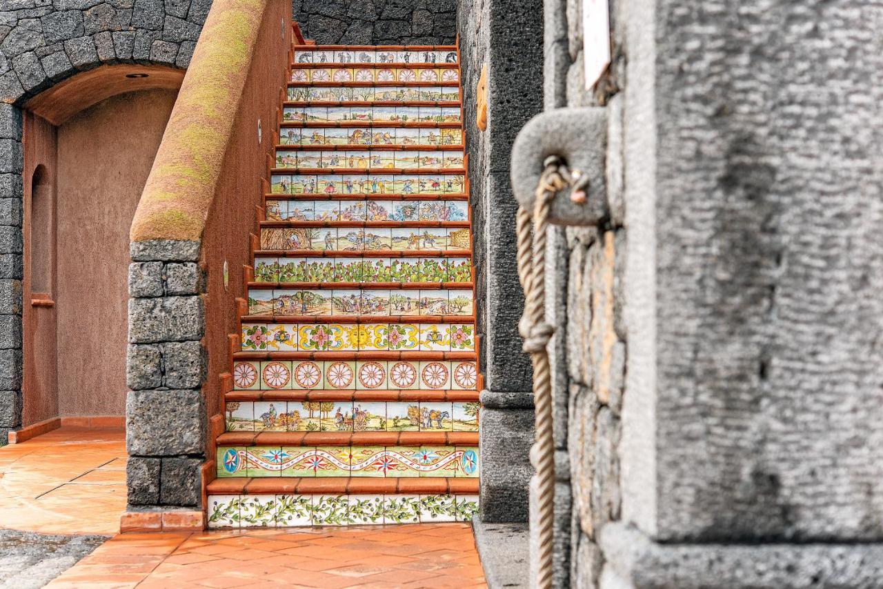 Etna Quota Mille Boutique Hotel, Typical Sicilian Food & Wine Randazzo Exterior foto