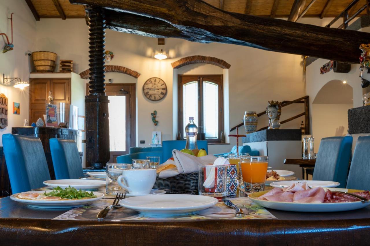 Etna Quota Mille Boutique Hotel, Typical Sicilian Food & Wine Randazzo Exterior foto