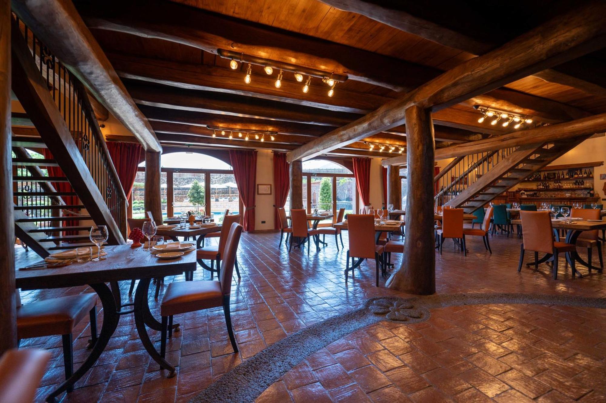 Etna Quota Mille Boutique Hotel, Typical Sicilian Food & Wine Randazzo Exterior foto